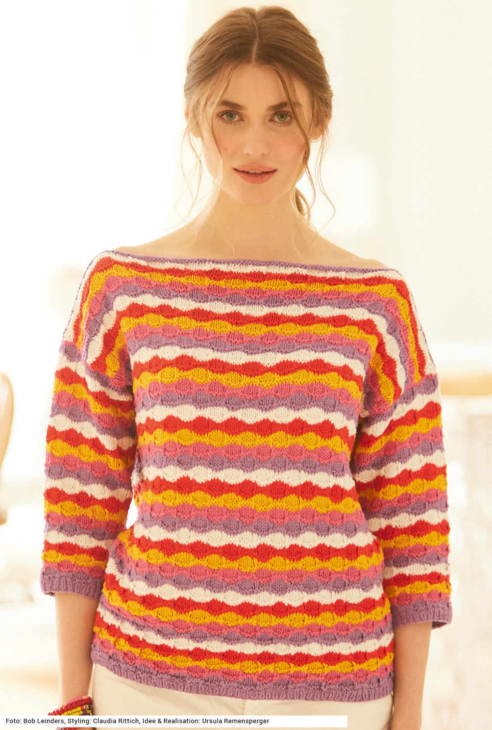 Pullover mit Hebemaschenmuster in Lila, Pink, Gelb, Rot und Weiß