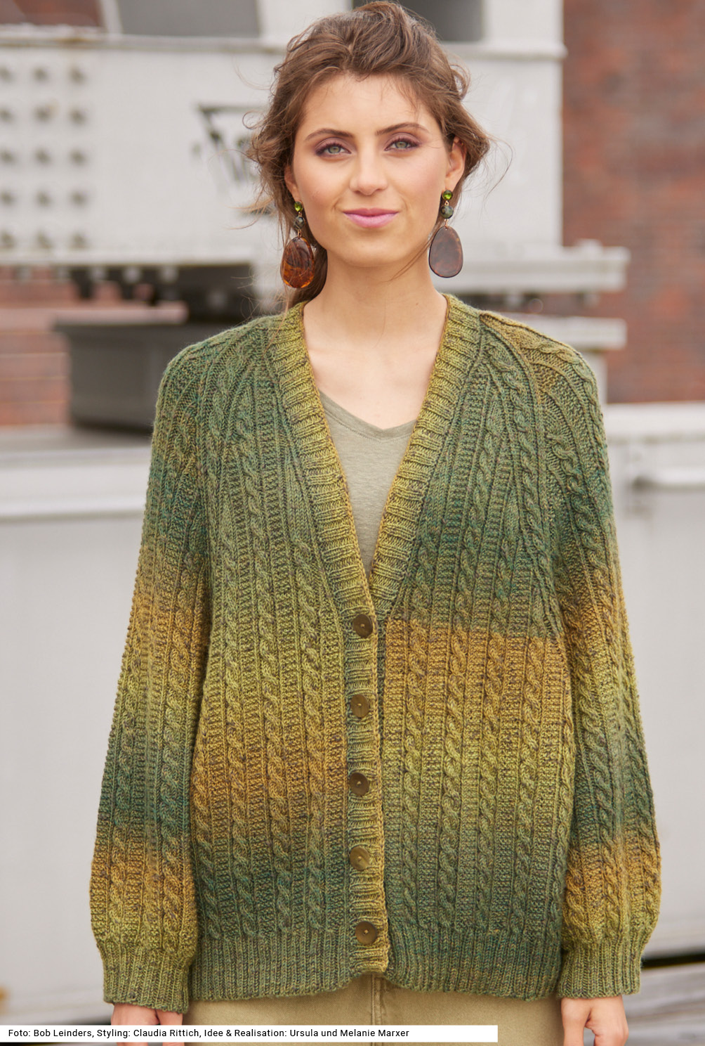 Strickset - Raglanjacke mit Zopfmuster aus Sabrina