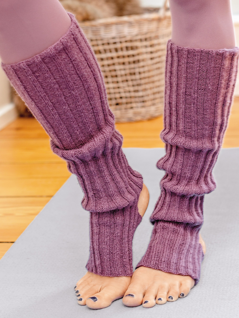 Anleitung: Gestrickte Yoga-Socken in Rosé